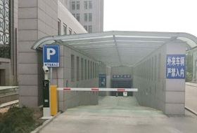 車牌識別，快速門